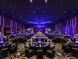 Pullman Phuket Karon Beach Resort
