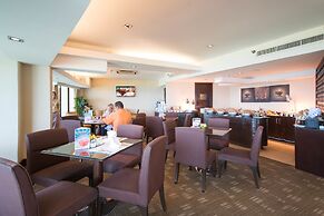 Pullman Phuket Karon Beach Resort