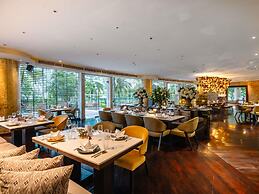 Pullman Phuket Karon Beach Resort