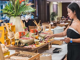 Pullman Phuket Karon Beach Resort