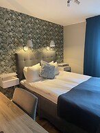 Home Hotel Plaza