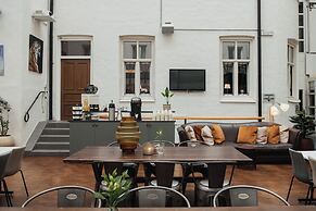 Home Hotel Plaza