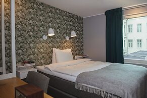 Home Hotel Plaza