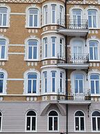 Home Hotel Plaza