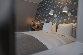 Home Hotel Plaza