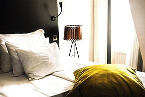 Home Hotel Plaza