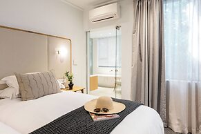 Vineyard Hotel