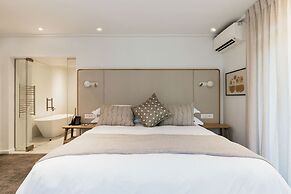 Vineyard Hotel