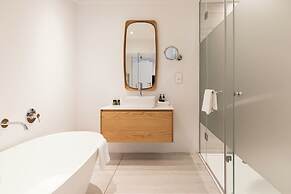Vineyard Hotel
