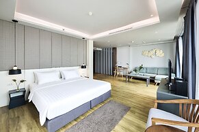 TK Palace Hotel & Convention