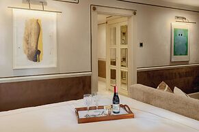 The Milestone Hotel