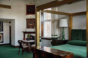 The Milestone Hotel