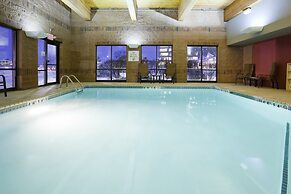 Holiday Inn Express & Suites Bloomington - MPLS Arpt Area W by IHG