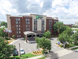 Holiday Inn Express & Suites Bloomington - MPLS Arpt Area W by IHG