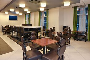 Country Inn & Suites by Radisson, Nashville Airport, TN