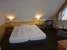 AKZENT Hotel Zur Wasserburg , bed & breakfast