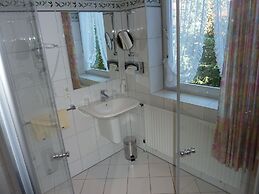 AKZENT Hotel Zur Wasserburg , bed & breakfast