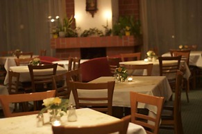 Acron Hotel