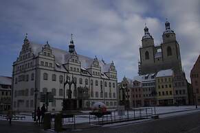 Acron Hotel