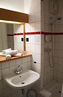 Acron Hotel