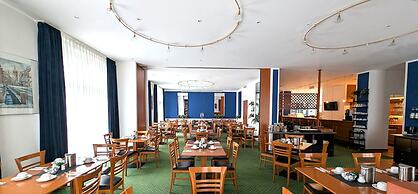 Acron Hotel