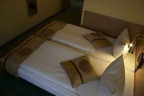 Acron Hotel