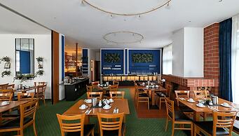 Acron Hotel