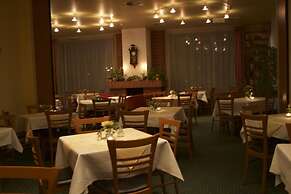 Acron Hotel