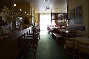 Acron Hotel