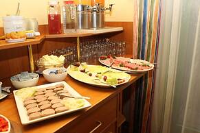 Acron Hotel