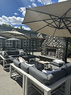 Coast Canmore Hotel & Conference Centre