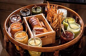 Radisson Blu Hotel & Suites GRT Chennai