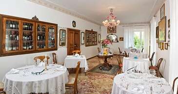 Villa Cheta Hotel & Restaurant