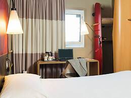 ibis Sheffield City