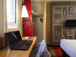 ibis Sheffield City