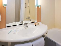 ibis Paris Pantin Eglise