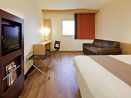 ibis Paris Pantin Eglise