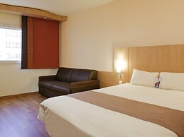 ibis Paris Pantin Eglise