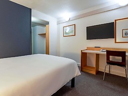 ibis Paris Pantin Eglise