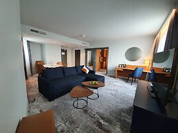 voco Dusseldorf Seestern by IHG