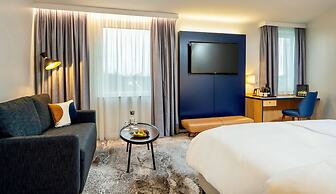 voco Dusseldorf Seestern by IHG
