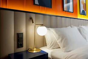 voco Dusseldorf Seestern by IHG