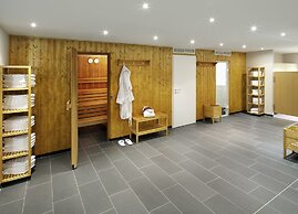 voco Dusseldorf Seestern by IHG