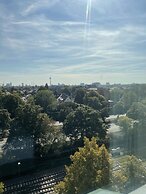 voco Dusseldorf Seestern by IHG