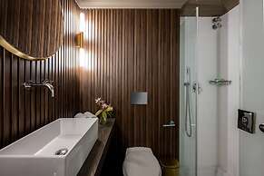 Leonardo Gordon Beach