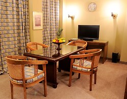 Warwick Palm Beach Hotel