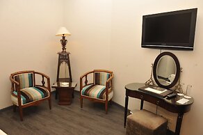 Warwick Palm Beach Hotel