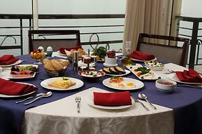 Warwick Palm Beach Hotel