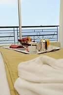 Warwick Palm Beach Hotel