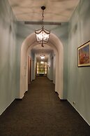 Warwick Palm Beach Hotel